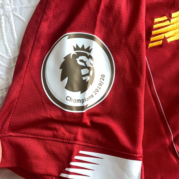 BNWT Liverpool FC 19-20 Champions Kit - Picture 4 of 6
